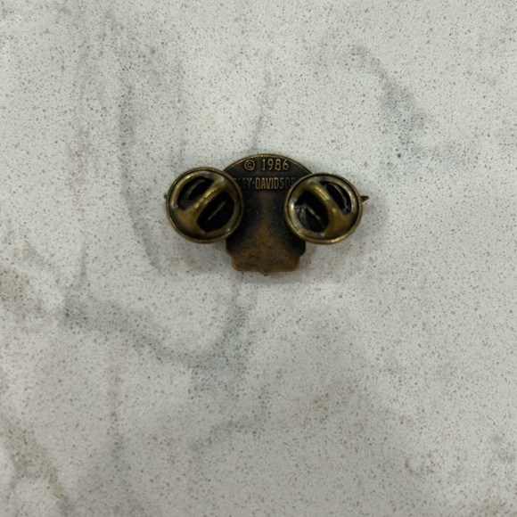 🎄 1992 Hog Ladies of Harley Collectible Brass Tone Pin - Picture 2 of 4